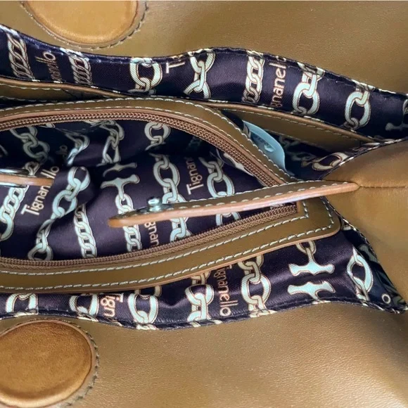 Tignanello Tote Purse with silver buckle detail - Picture 9 of 15